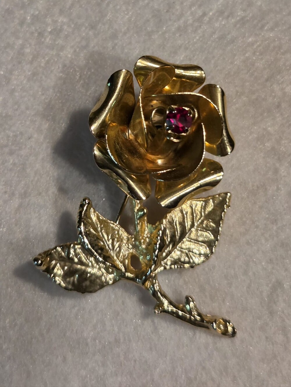 Vintage Gold-tone Ruby-Red Rhinestone Rose Brooch / Pin
